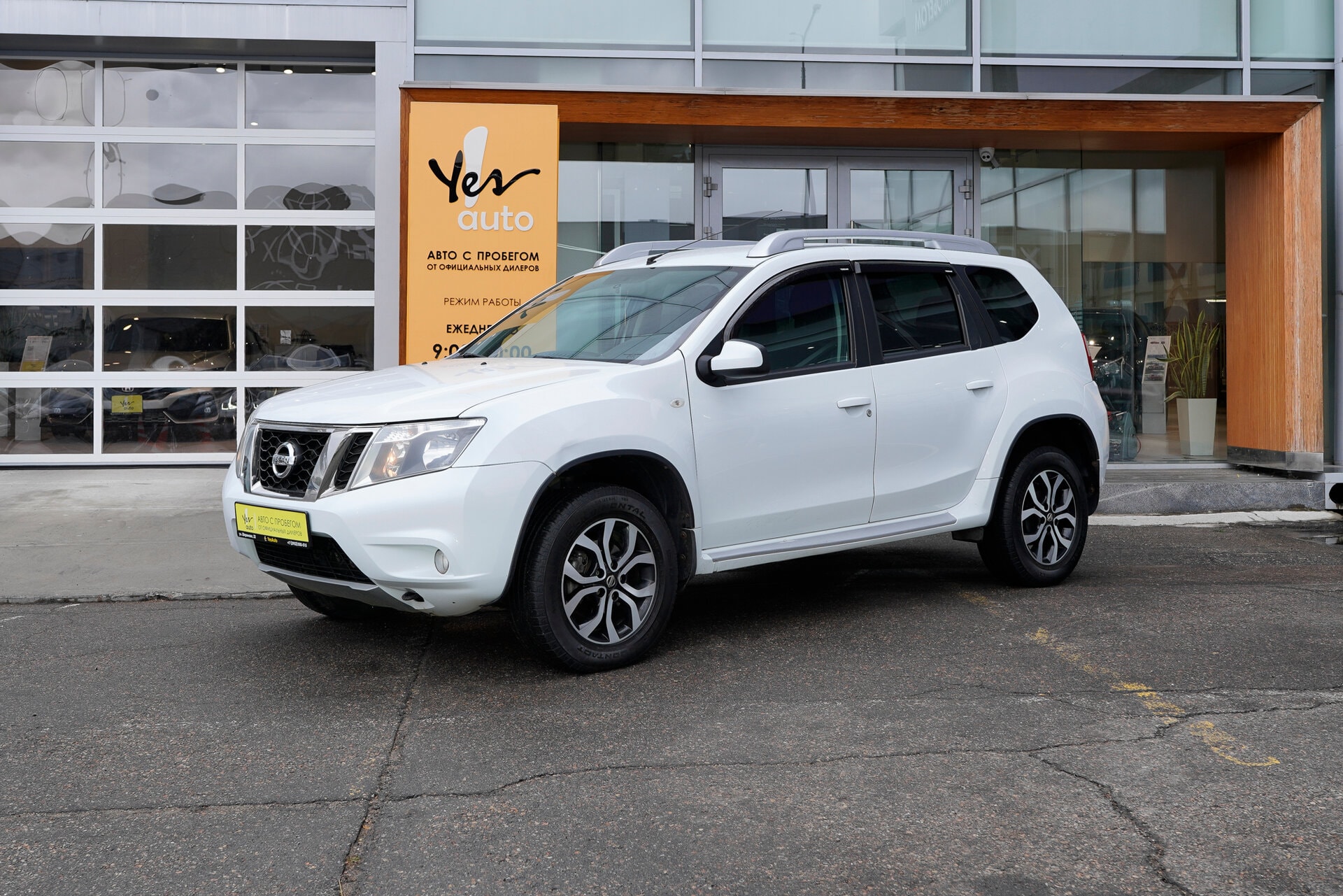 Nissan Terrano 2018 — фото автомобиля