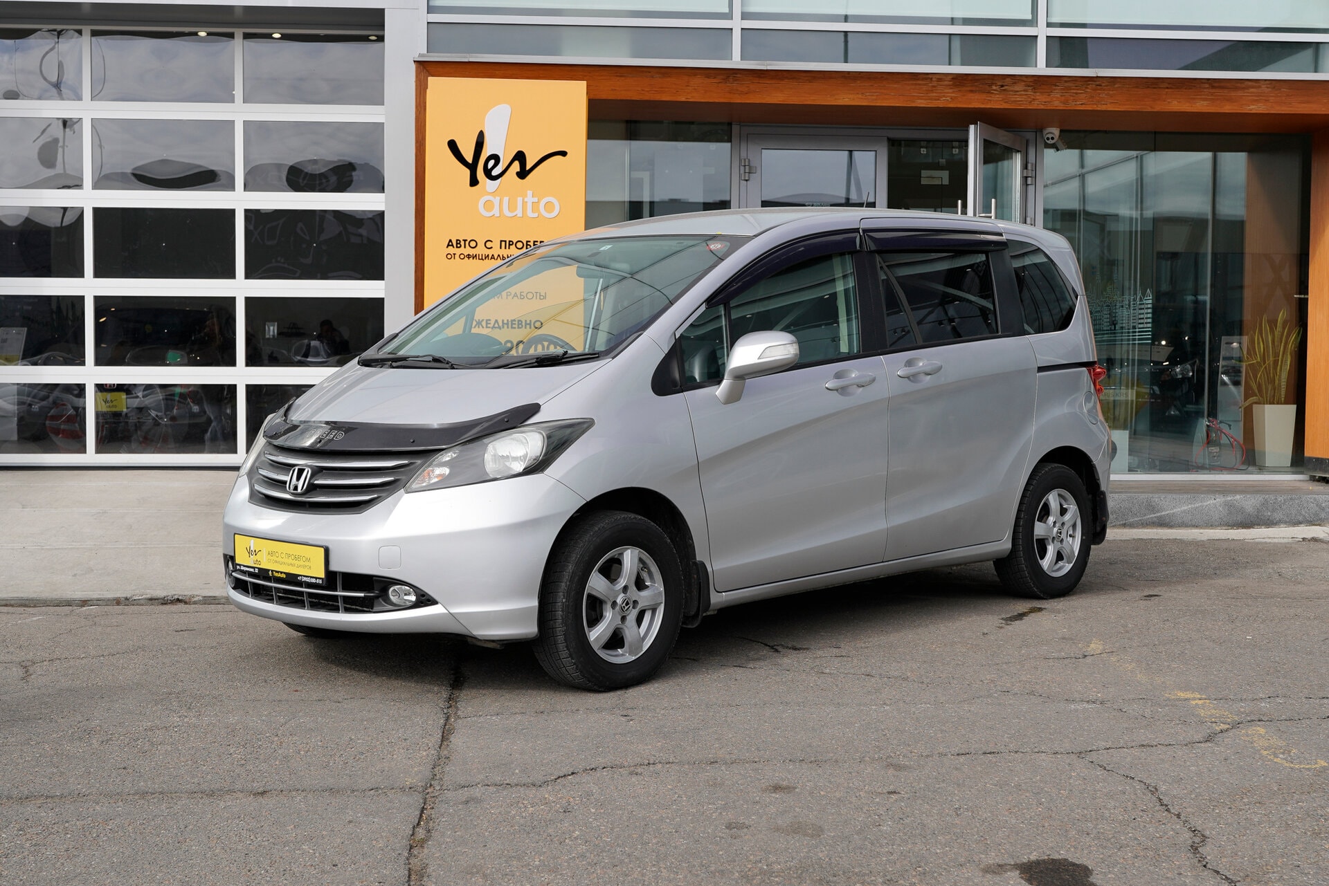 Honda Freed 2009 — фото автомобиля