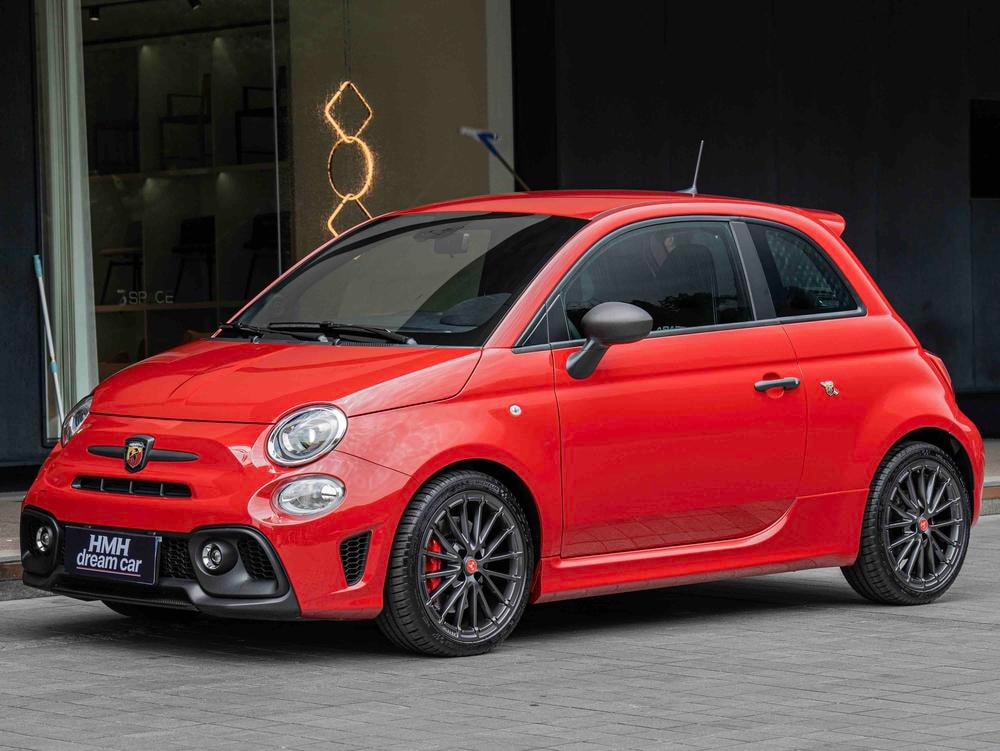 Abarth 695 2024 — фото автомобиля