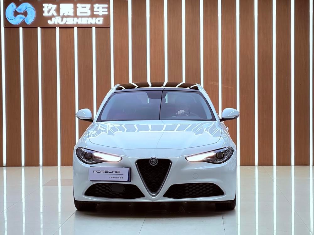 Alfa Romeo Giulia 2017 — фото автомобиля 1