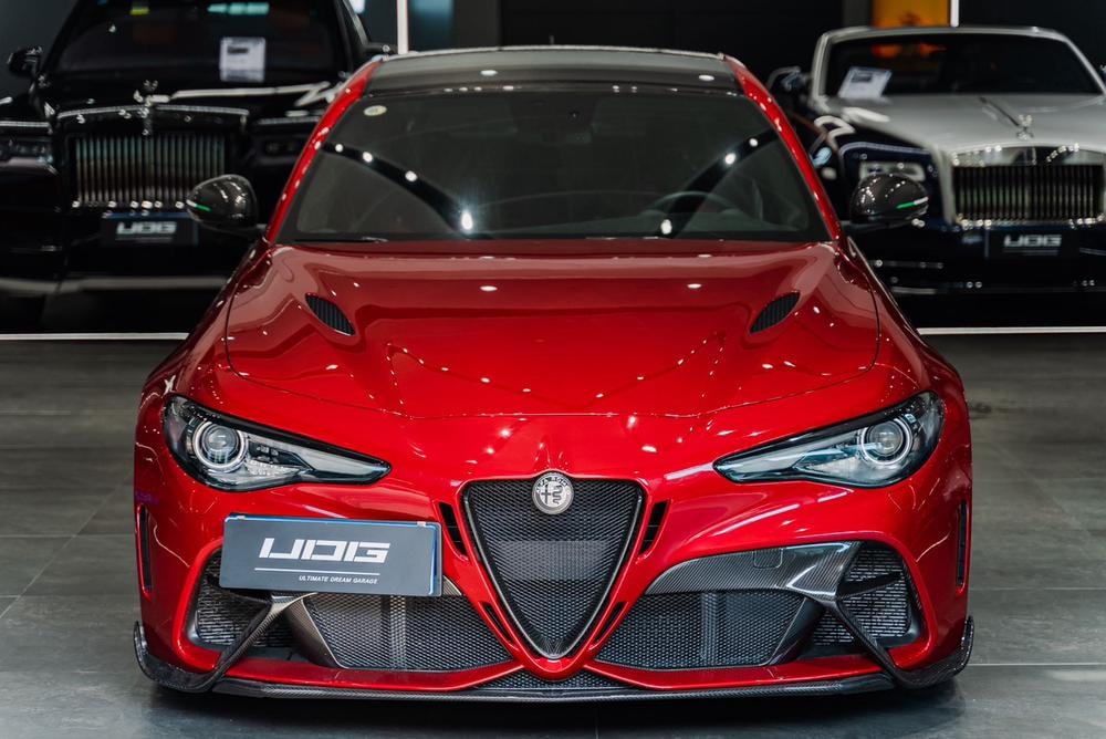 Alfa Romeo Giulia 2021 — фото автомобиля 1