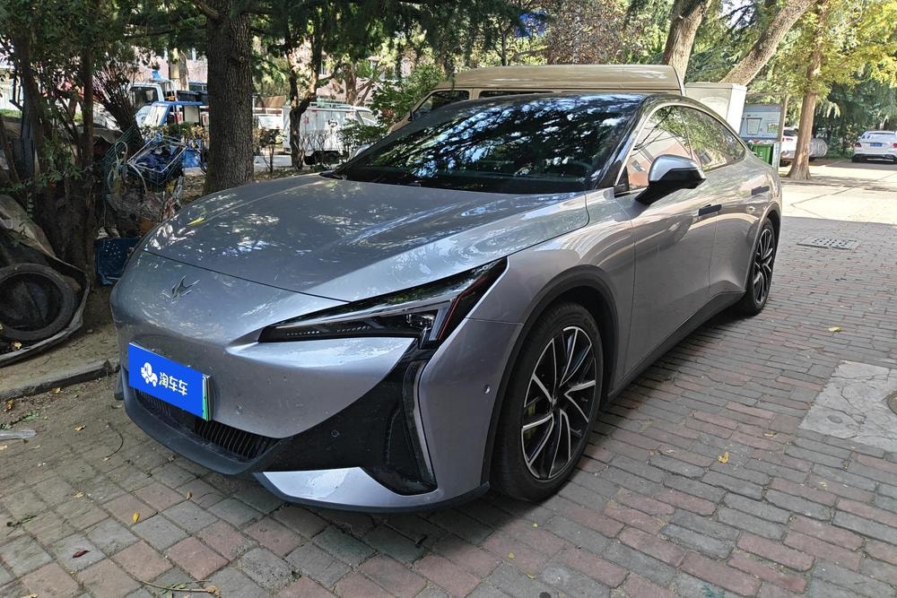 Arcfox Alpha S5 2025 — фото автомобиля