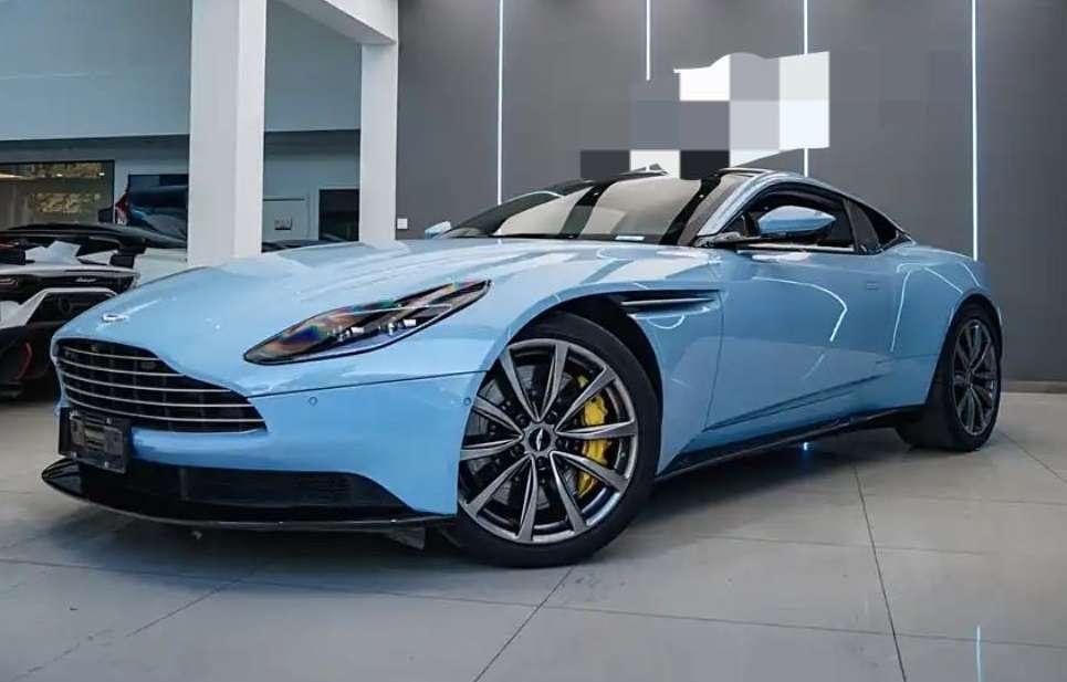 Aston Martin DB11 2020 — фото автомобиля