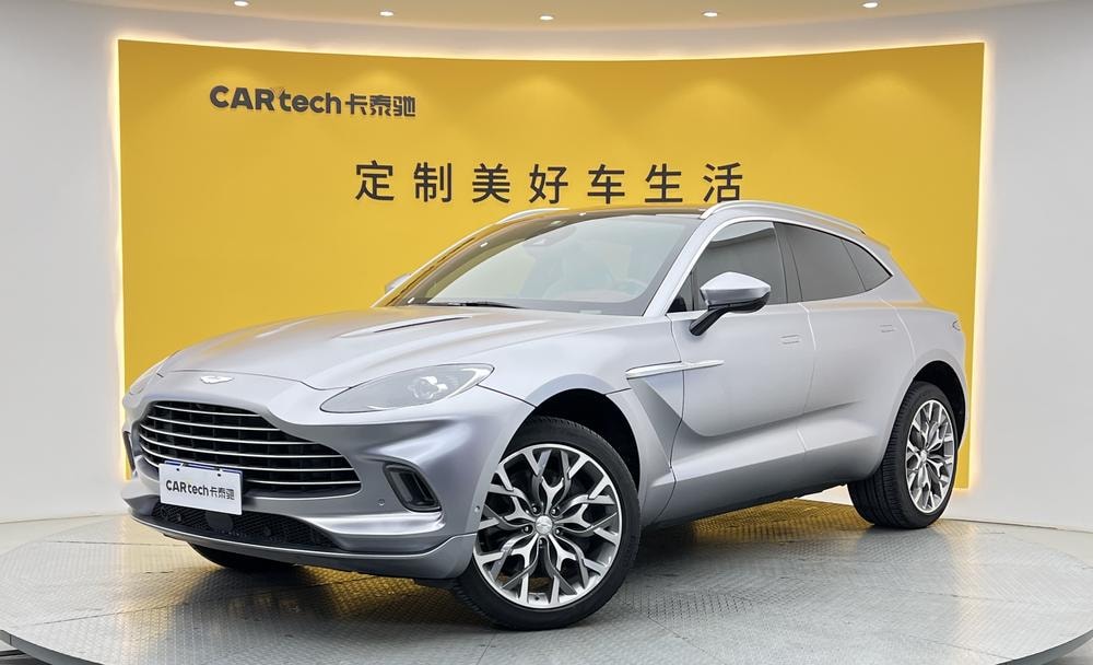 Aston Martin DBX 2022 — фото автомобиля 1