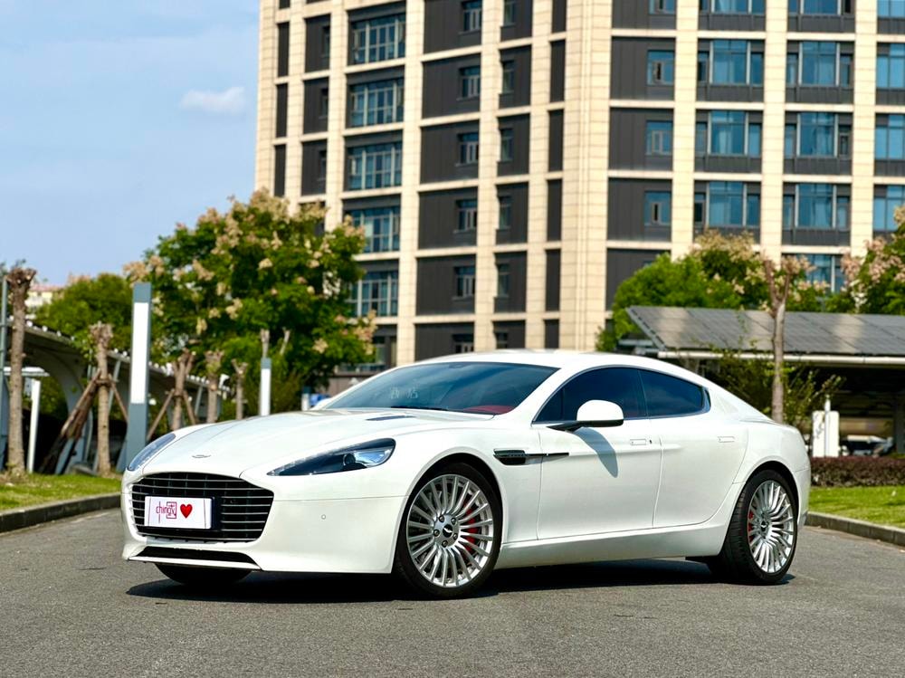 Aston Martin Rapide 2014 — фото автомобиля 1