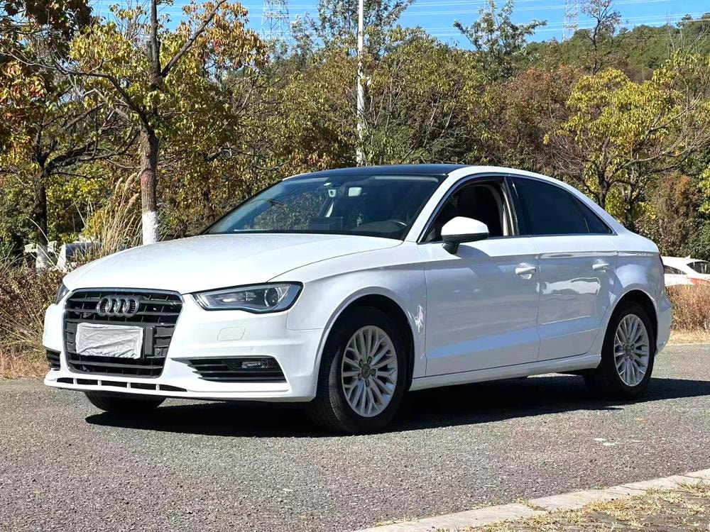 Audi A3 2017 — фото автомобиля