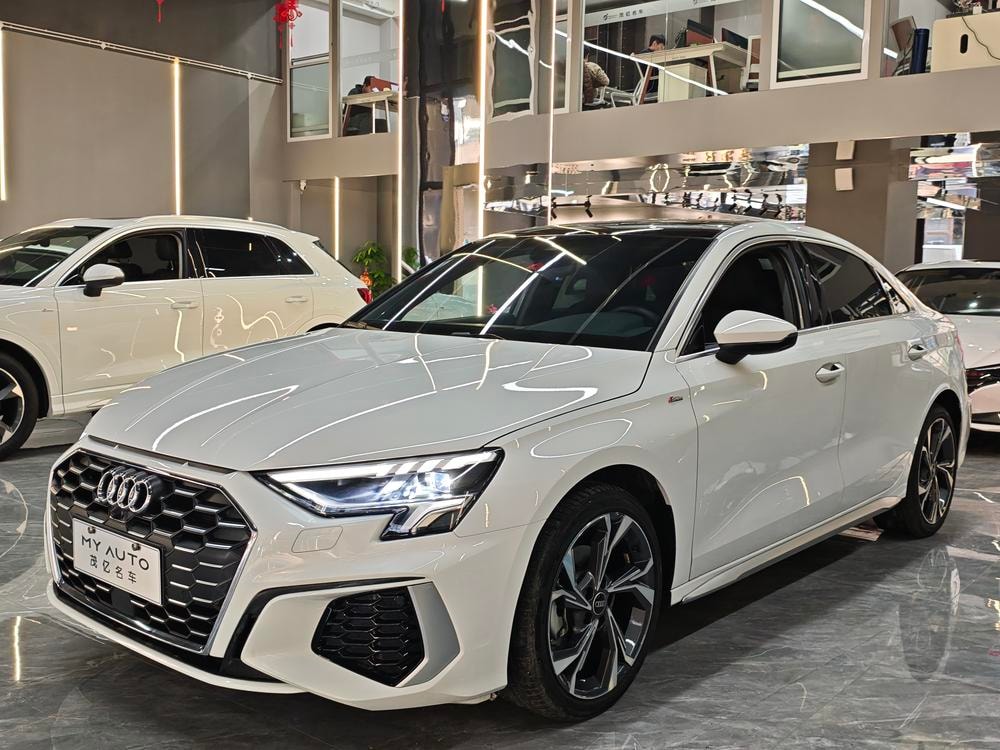 Audi A3 2023 — фото автомобиля