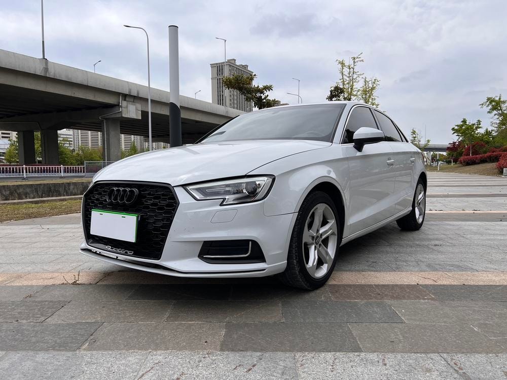 Audi A3 2019 — фото автомобиля 1