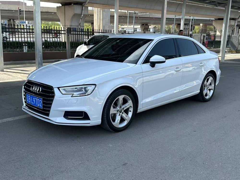 Audi A3 2020 — фото автомобиля