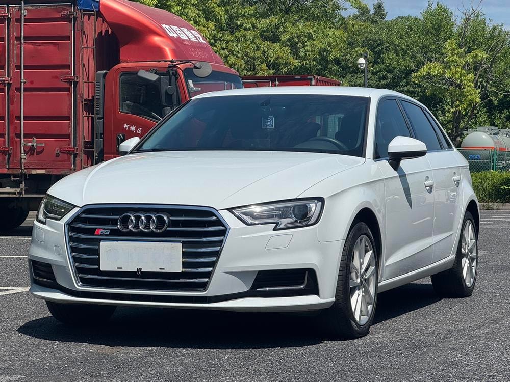 Audi A3 2019 — фото автомобиля 1