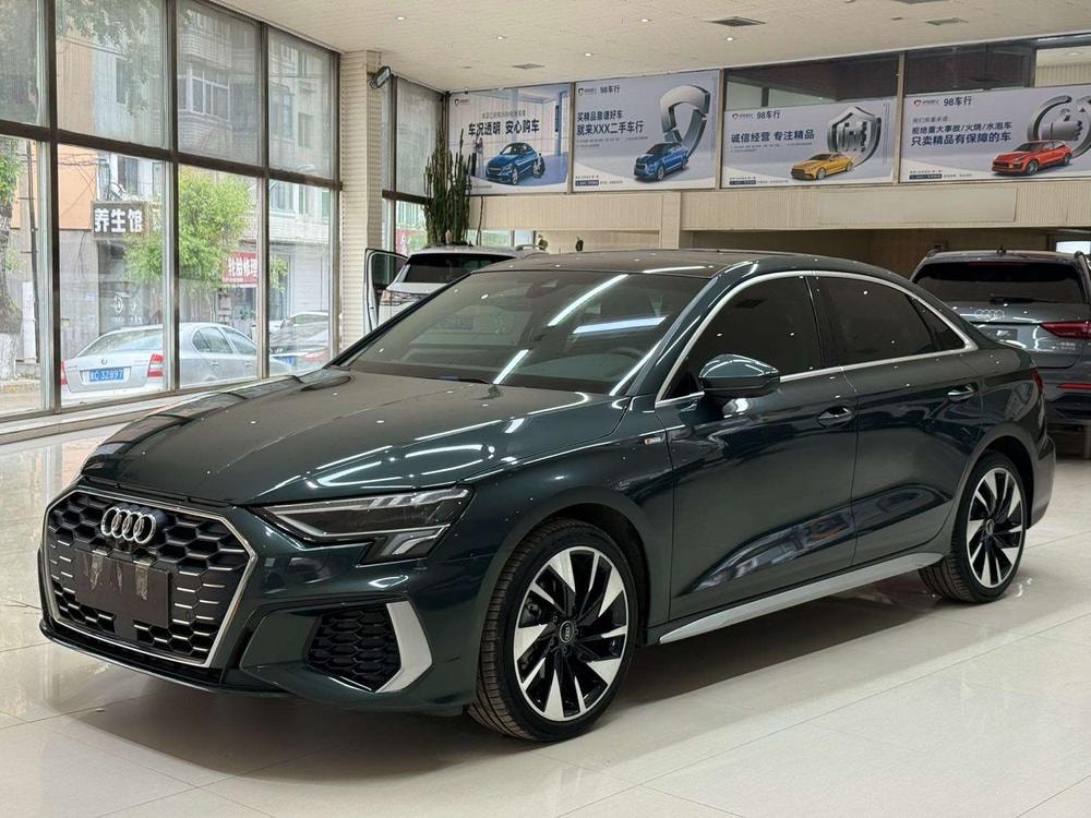 Audi A3 2022 — фото автомобиля 1