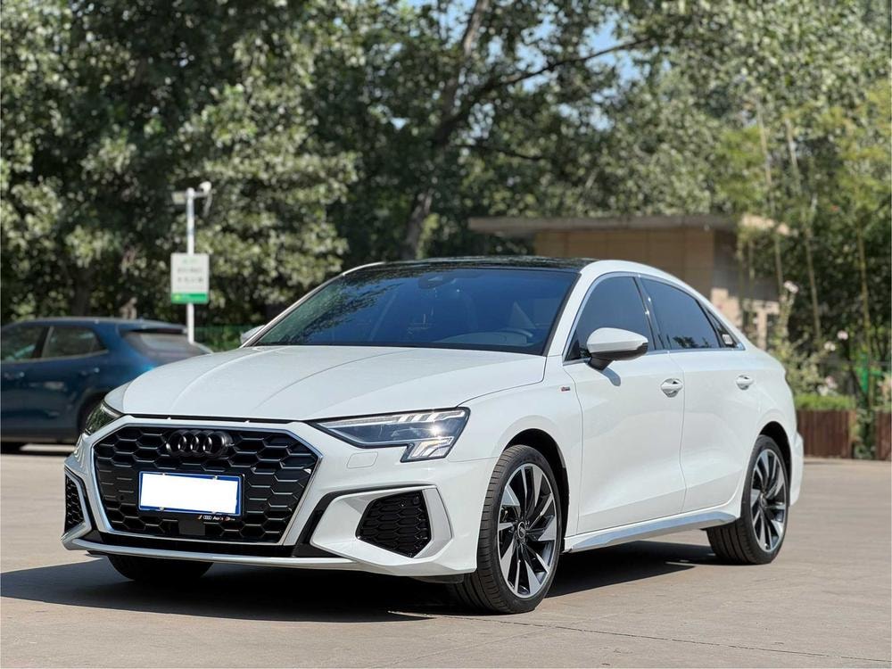 Audi A3 2022 — фото автомобиля 1