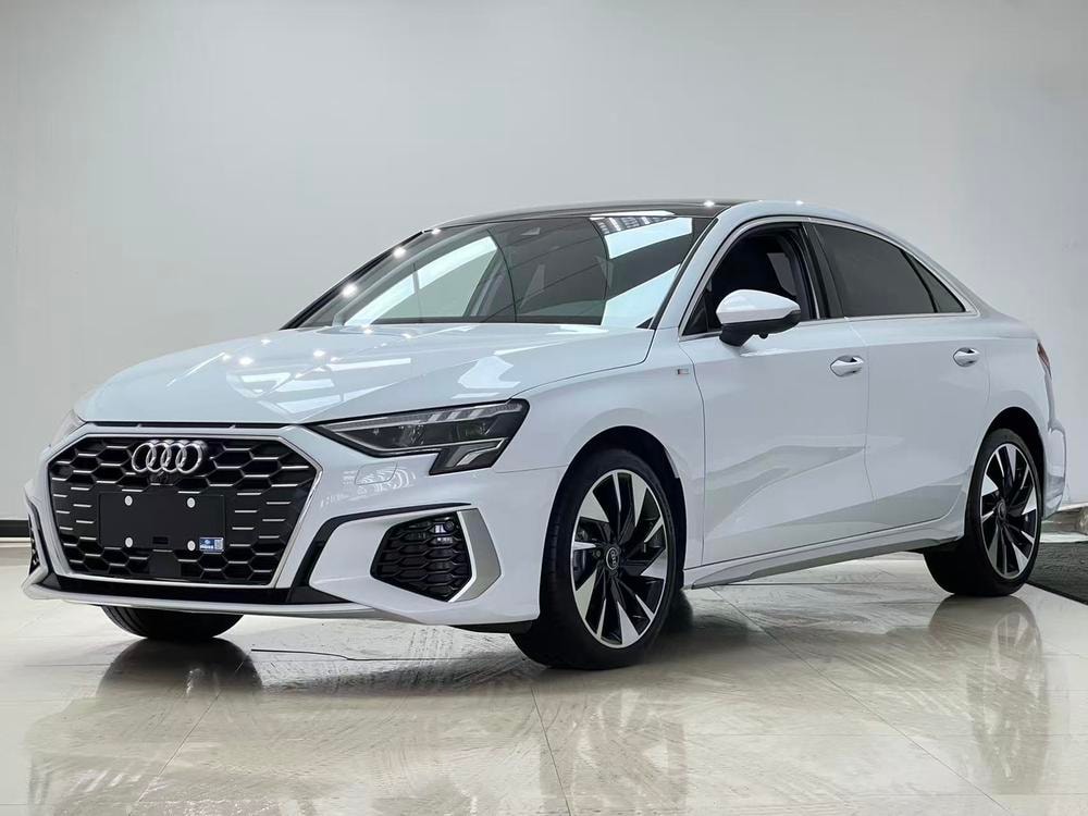 Audi A3 2022 — фото автомобиля 1