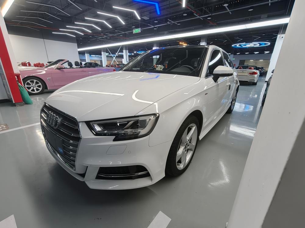 Audi A3 2020 — фото автомобиля