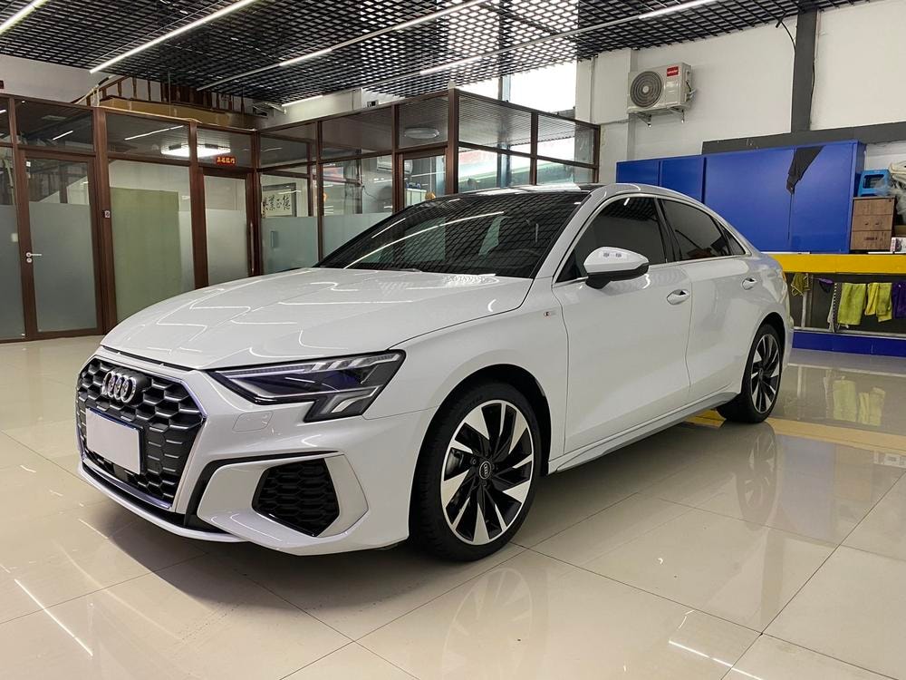 Audi A3 2023 — фото автомобиля