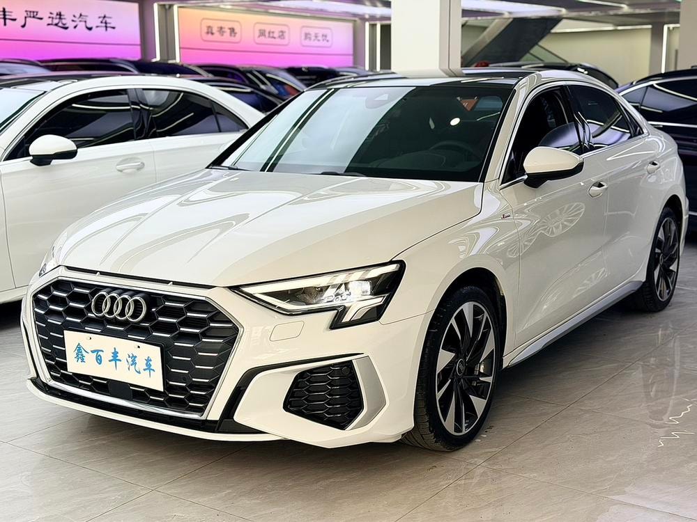 Audi A3 2022 — фото автомобиля 1