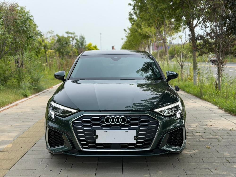 Audi A3 2022 — фото автомобиля 1