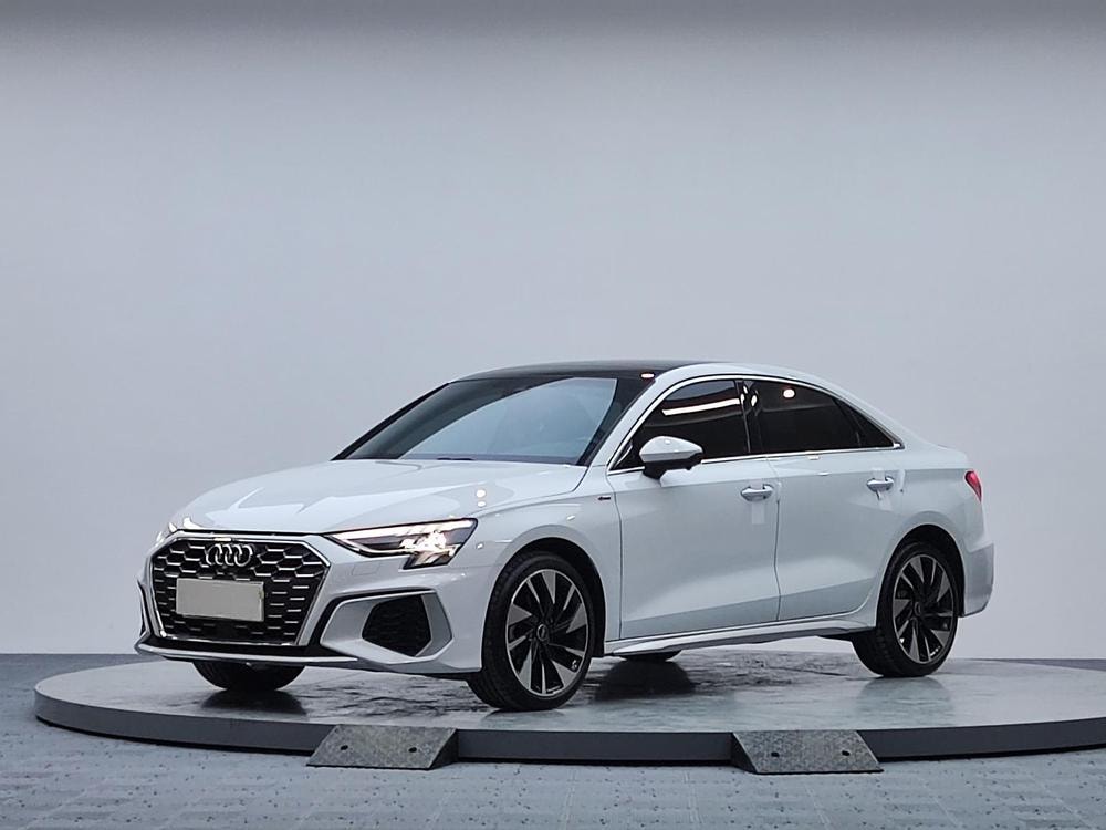 Audi A3 2022 — фото автомобиля