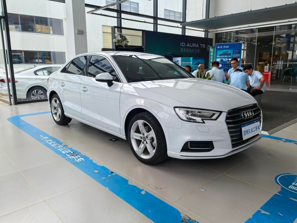 Audi A3 2020 — фото автомобиля