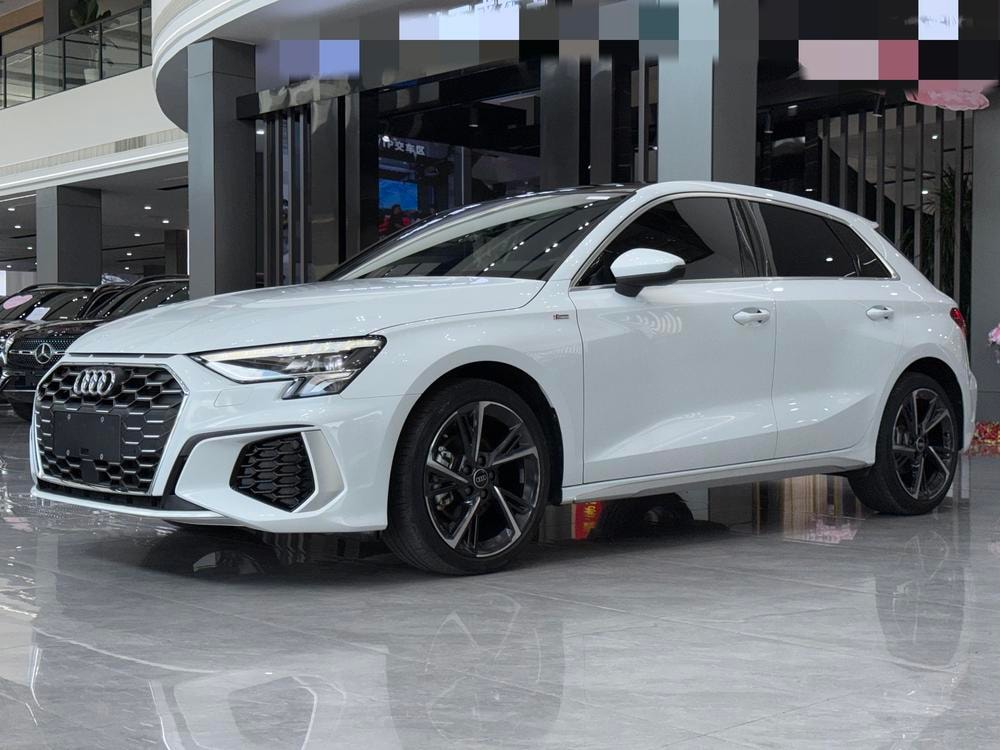Audi A3 2023 — фото автомобиля