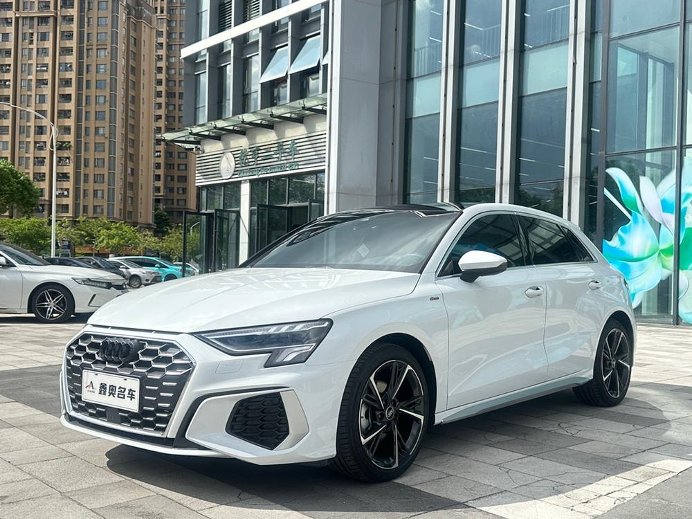 Audi A3 2023 — фото автомобиля