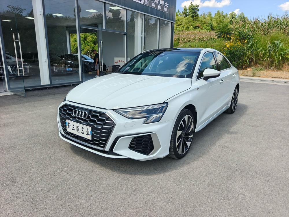 Audi A3 2023 — фото автомобиля