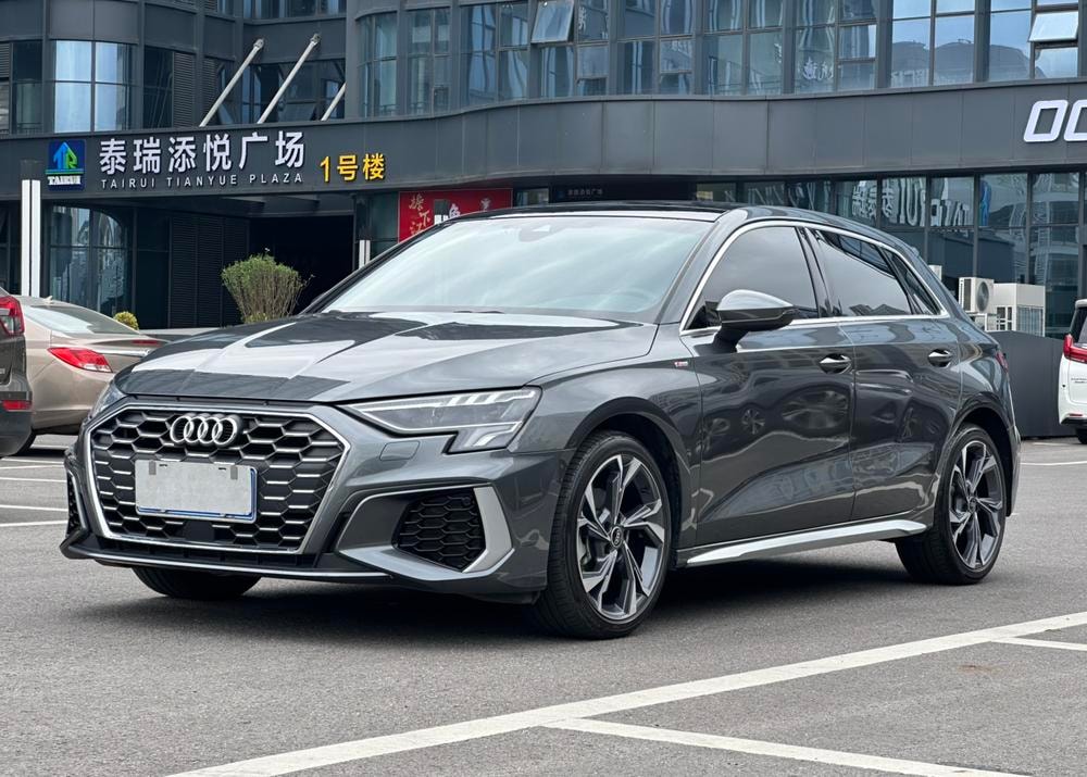 Audi A3 2024 — фото автомобиля 1