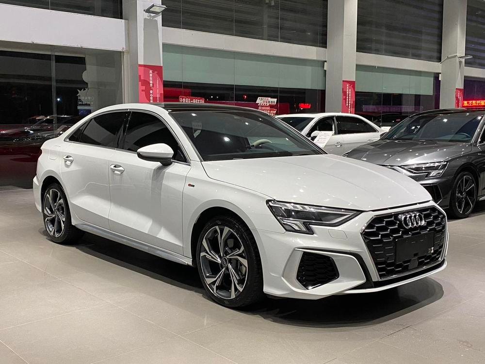 Audi A3 2022 — фото автомобиля
