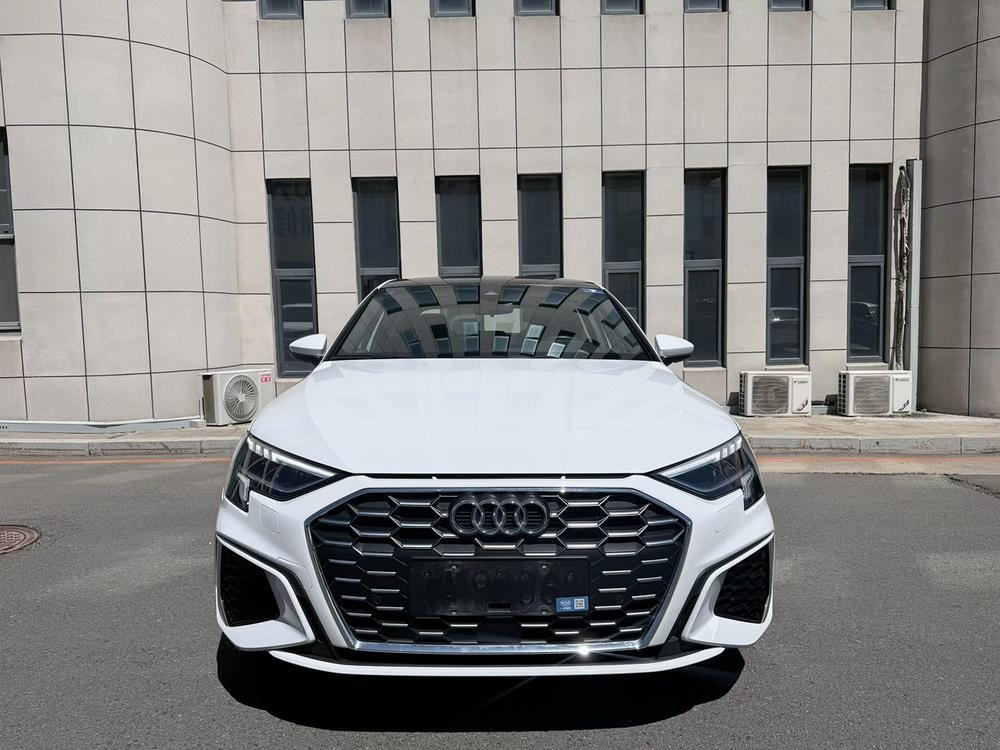 Audi A3 2024 — фото автомобиля
