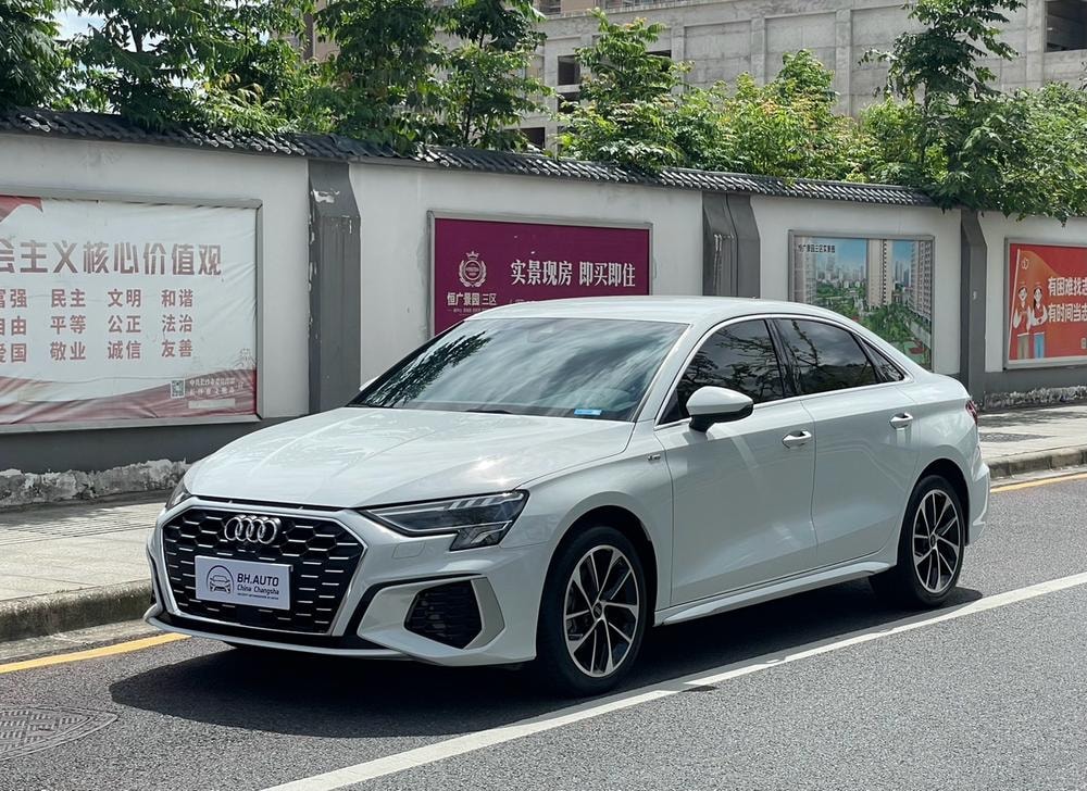 Audi A3 2023 — фото автомобиля