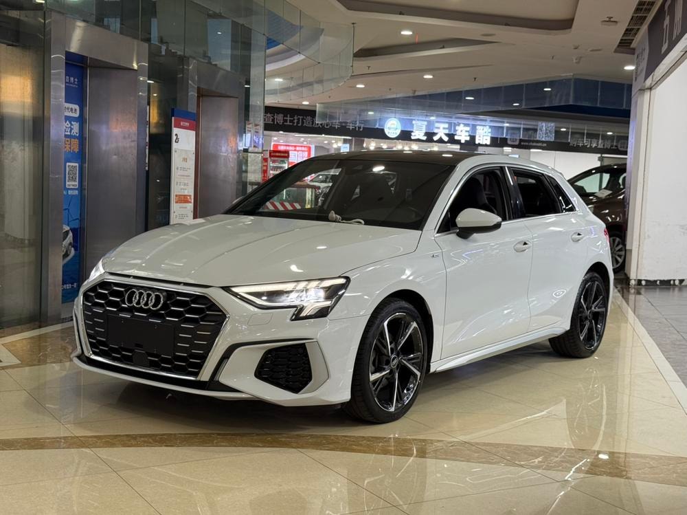 Audi A3 2022 — фото автомобиля 1