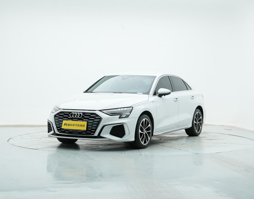 Audi A3 2021 — фото автомобиля 1