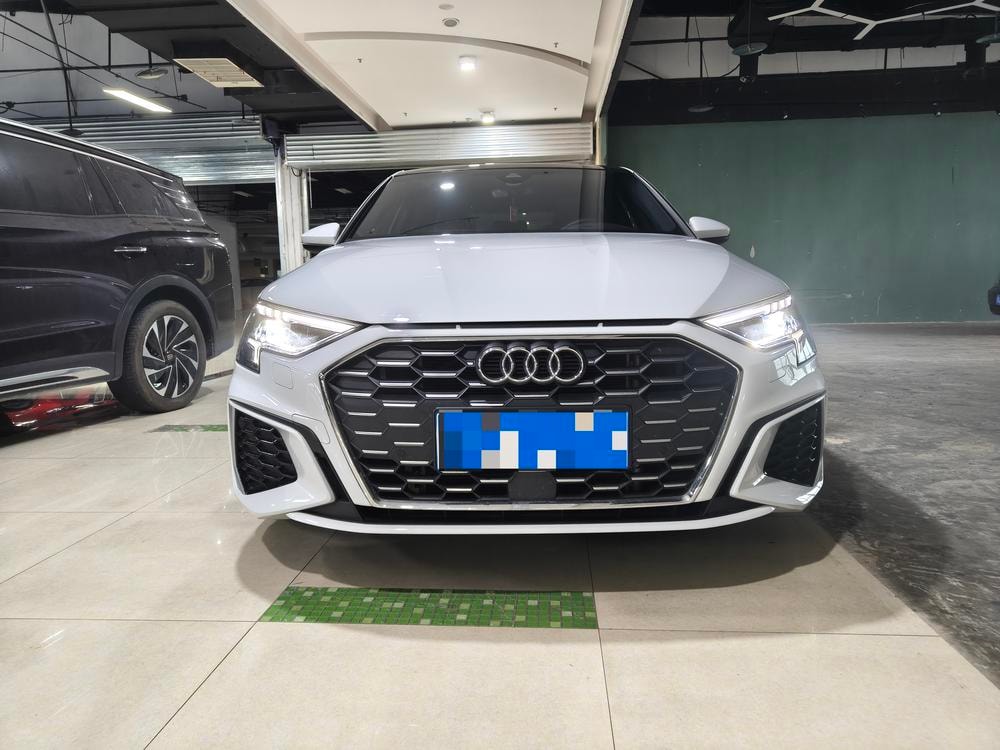 Audi A3 2023 — фото автомобиля 1