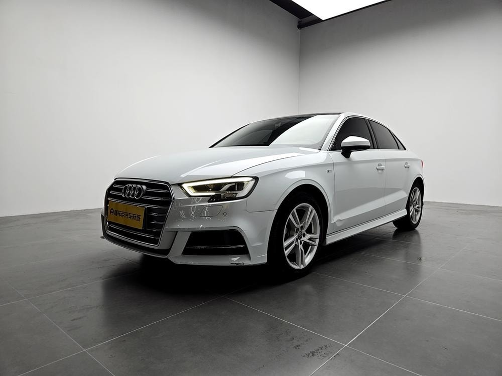 Audi A3 2020 — фото автомобиля