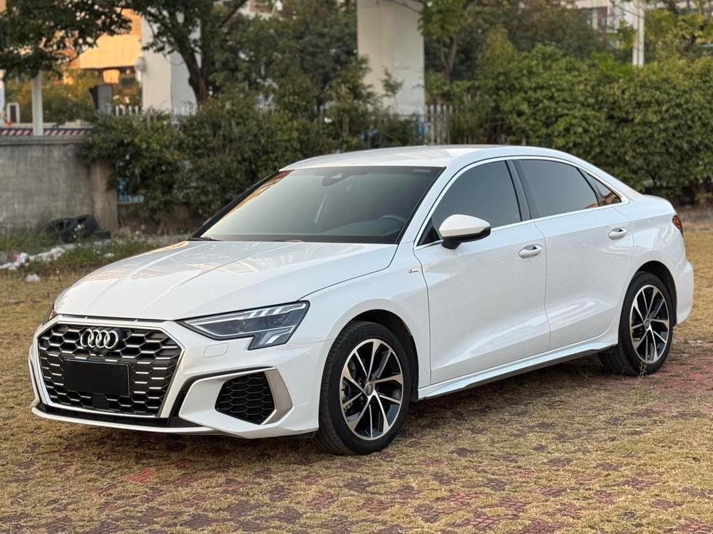 Audi A3 2022 — фото автомобиля 1