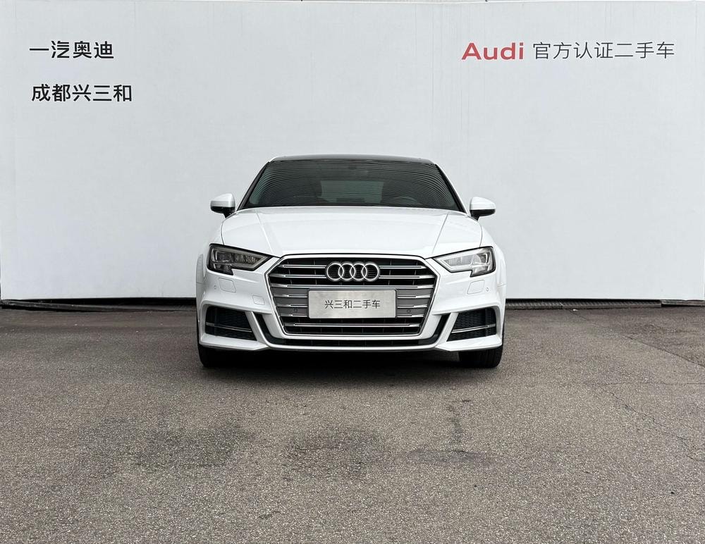 Audi A3 2019 — фото автомобиля