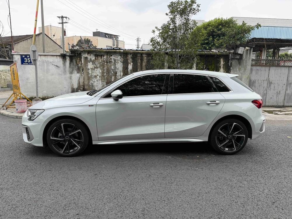 Audi A3 2023 — фото автомобиля 1
