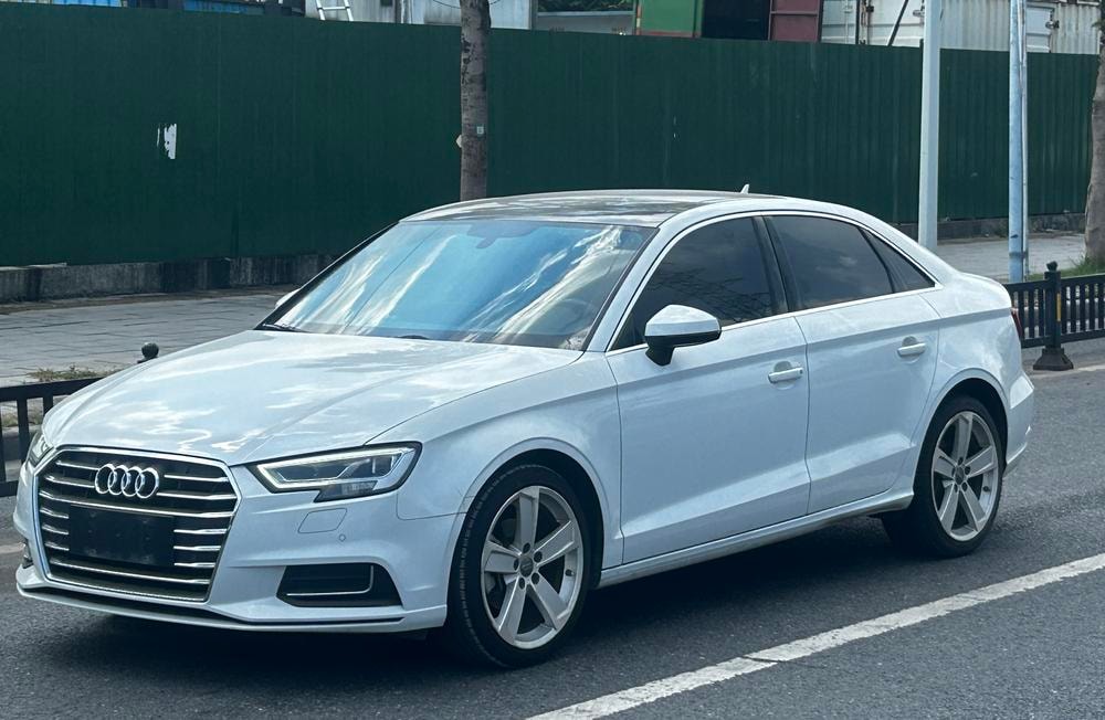 Audi A3 2018 — фото автомобиля