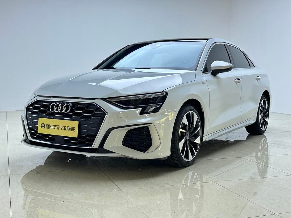 Audi A3 2022 — фото автомобиля 1