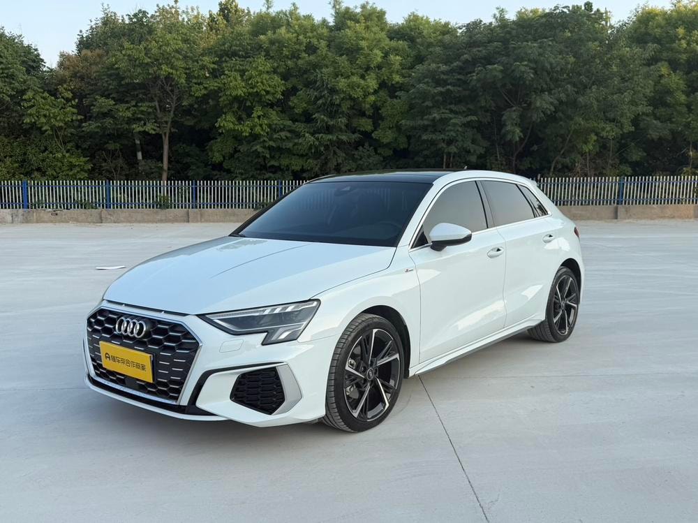 Audi A3 2022 — фото автомобиля 1