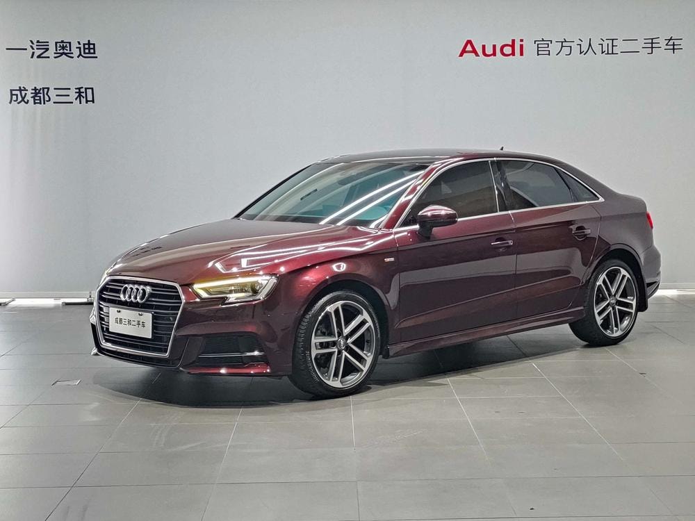 Audi A3 2018 — фото автомобиля