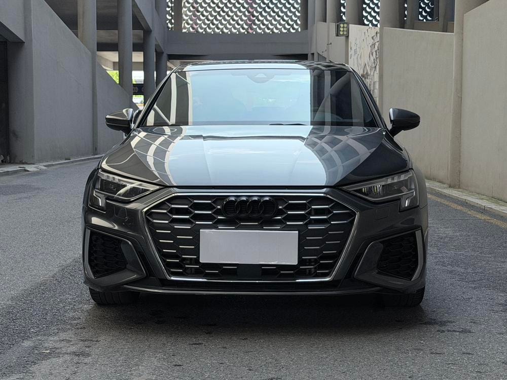 Audi A3 2023 — фото автомобиля 1
