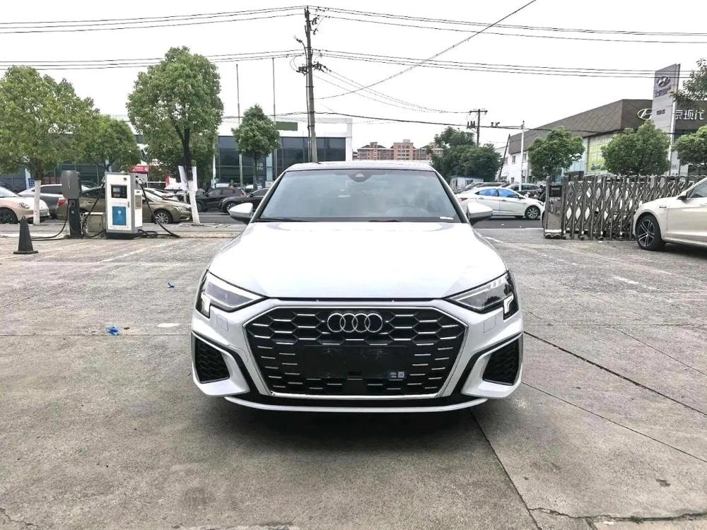 Audi A3 2023 — фото автомобиля 1