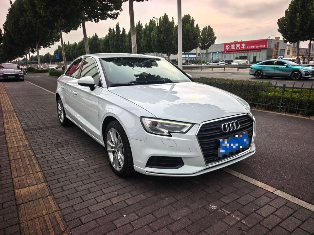 Audi A3 2017 — фото автомобиля