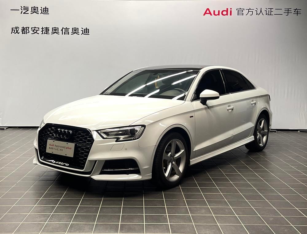 Audi A3 2018 — фото автомобиля