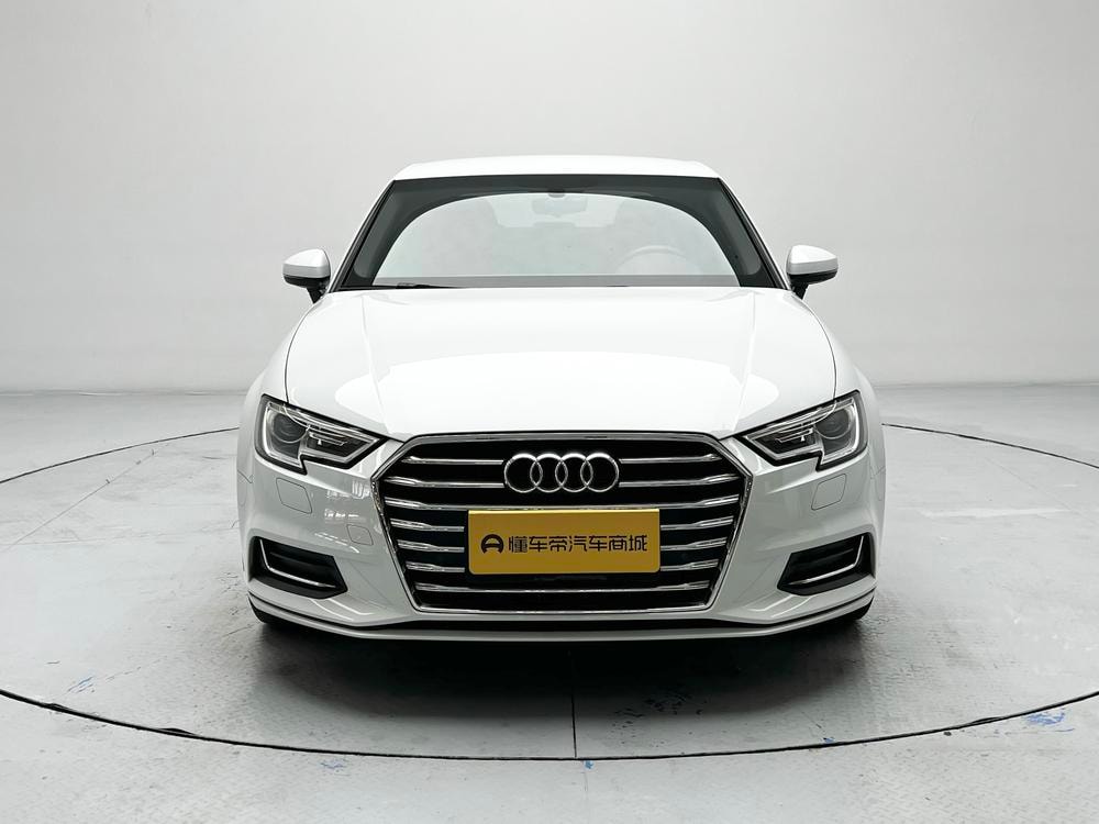Audi A3 2019 — фото автомобиля