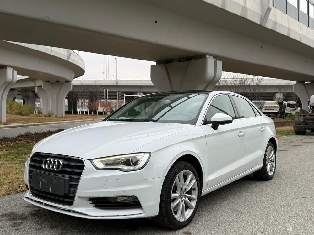 Audi A3 2015 — фото автомобиля