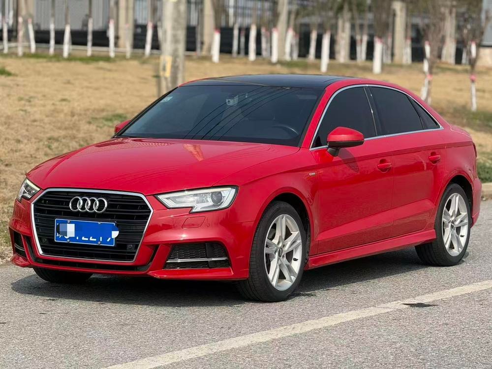 Audi A3 2018 — фото автомобиля