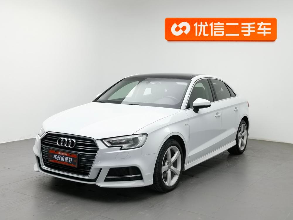 Audi A3 2018 — фото автомобиля