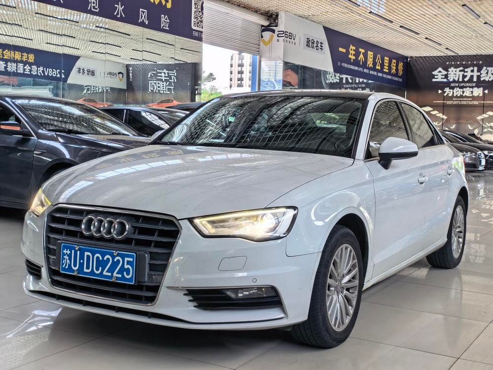 Audi A3 2015 — фото автомобиля